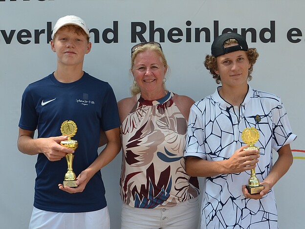 Siegerehrung Jungen U 18 mit Sandra Beyl Siegerehrung Jungen U 18 mit Sandra Beyl
