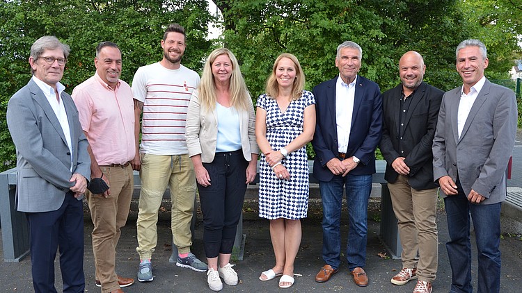 nach der Wahl am 22.07.2021, v. li.: Schatzmeister Wolfgang Jung, Leiter Spielbetrieb Andreas Germei, Sportwart Christian Klapthor, Jugendwartin Sandra Beyl, Vizepräsidentin Dr. Kristina Weber, Präsident Ulrich Klaus, Leiter Sportentwicklung Alexander Specht, Geschäftsführer Lothar Markus. 