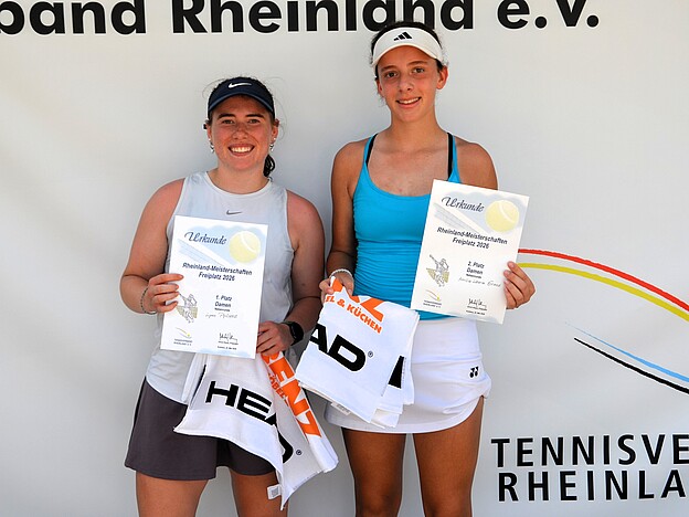 Siegerehrung Nebenrunde Damen: Lynn Phylipps (1.) und Amilia Leara Groos (2.) Siegerehrung Nebenrunde Damen: Lynn Phylipps (1.) und Amilia Leara Groos (2.)